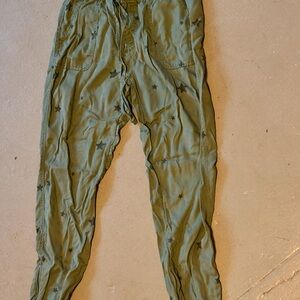 Olive Green Star-Patterned women’s Pants